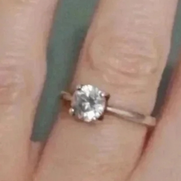 🐾Pandora Ring  with 6mm cubic  zirconia stone - Picture 3 of 5